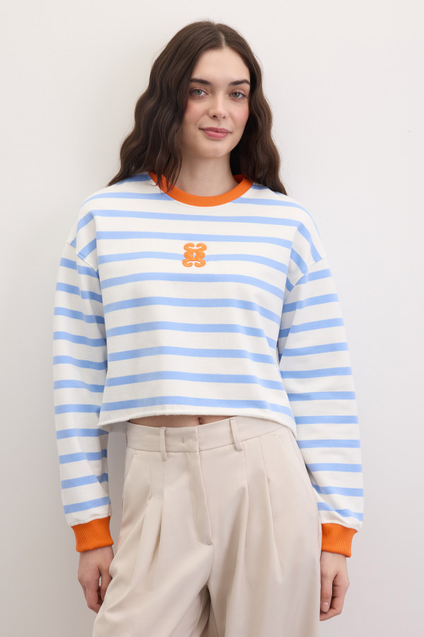 Свитшот свободный укороченный\