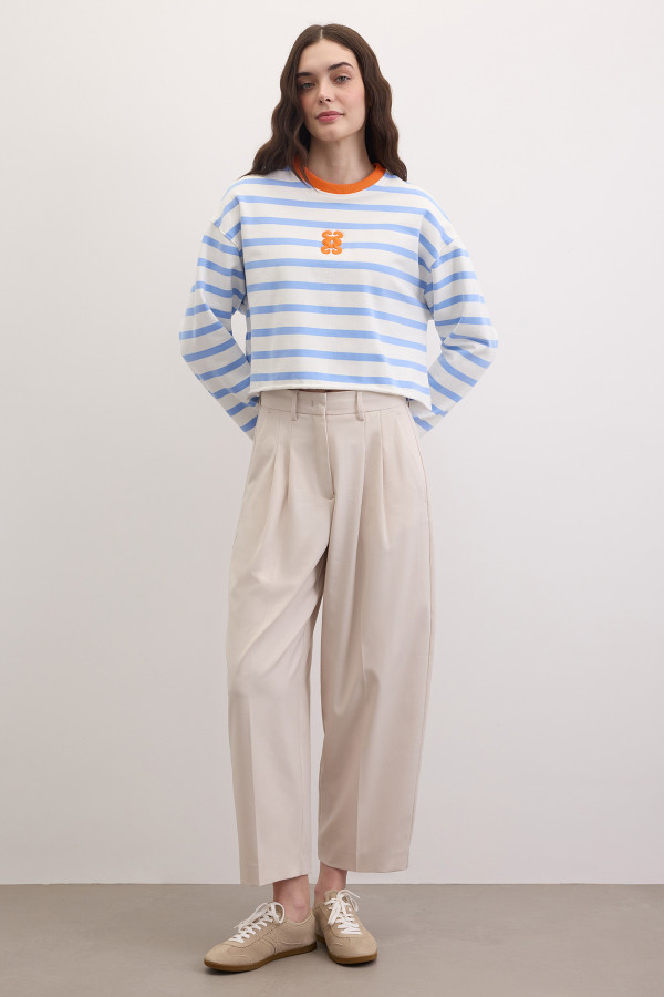 Свитшот свободный укороченный\