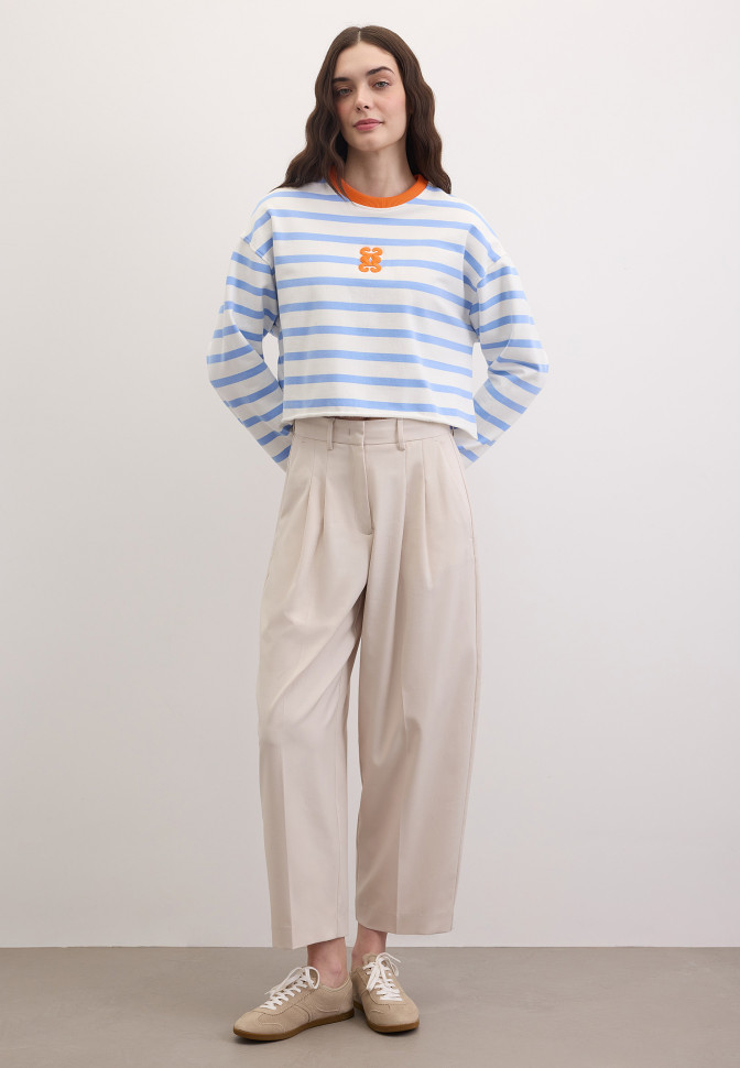 Свитшот свободный укороченный\