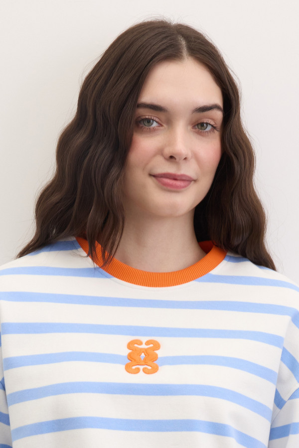 Свитшот свободный укороченный\