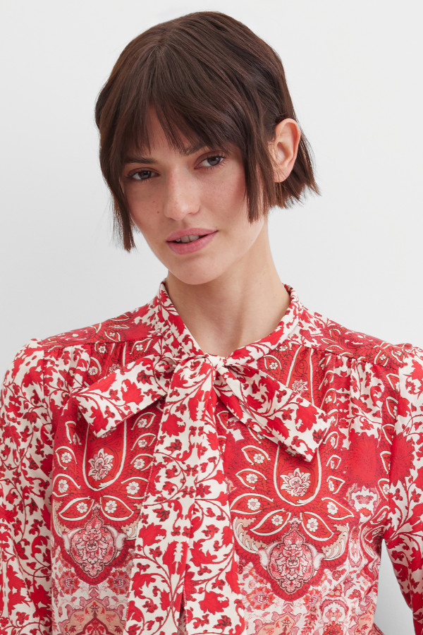 Блузка с цветочным принтом