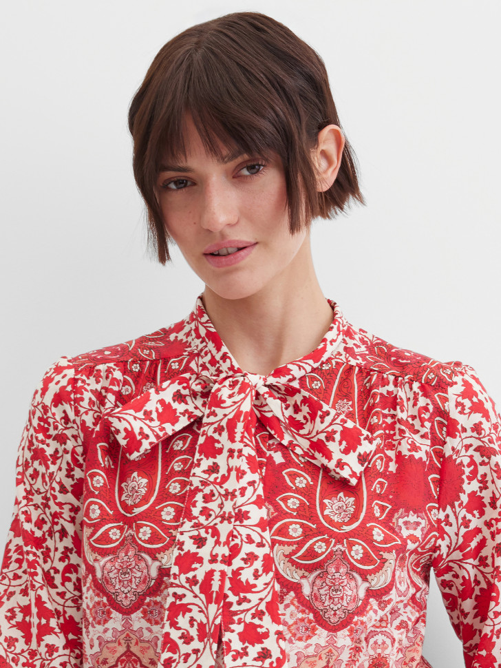 Блузка с цветочным принтом