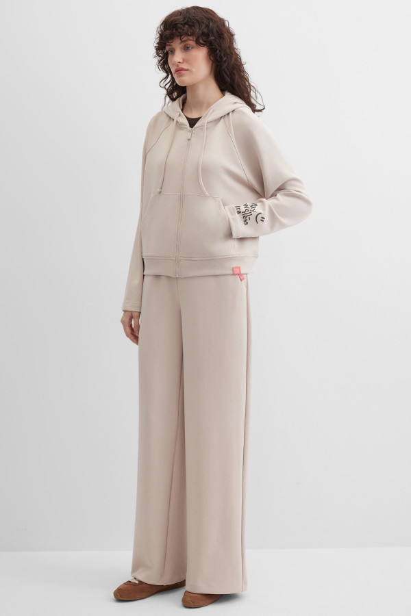 Толстовка с капюшоном