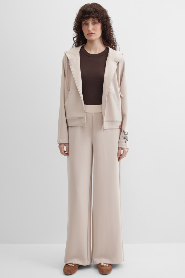 Толстовка с капюшоном