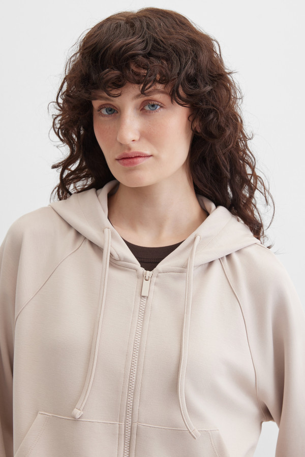 Толстовка с капюшоном