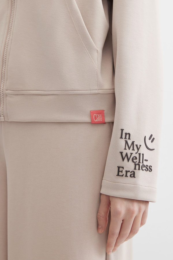 Толстовка с капюшоном