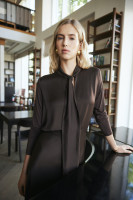 Блузка с бантом