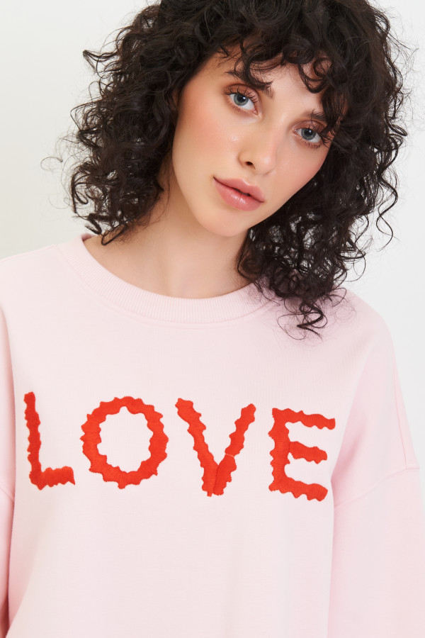 Свитшот с принтом LOVE