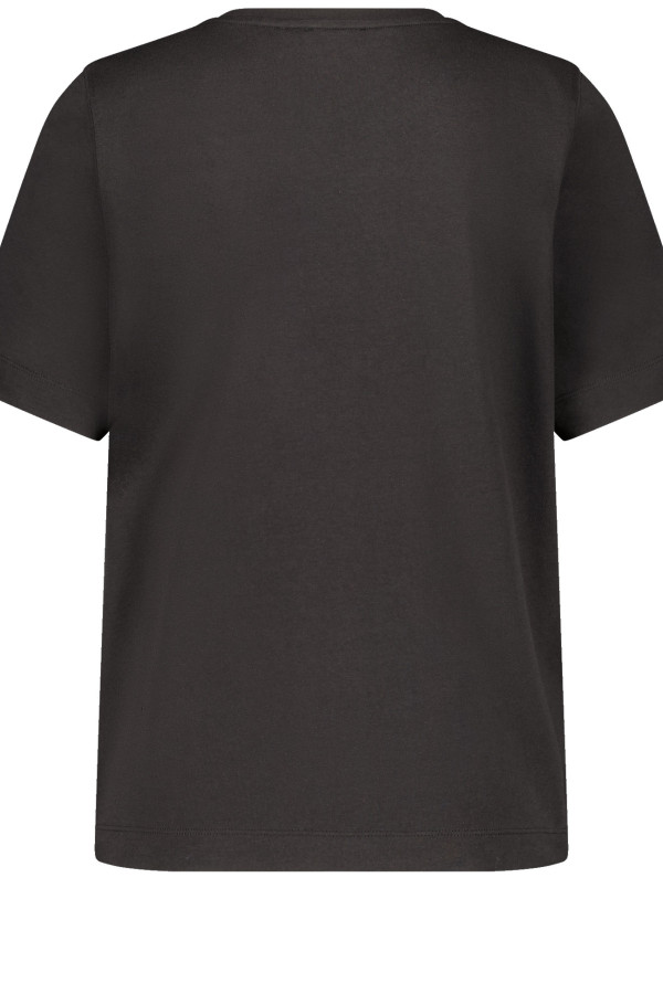 Футболка прямого силуэта