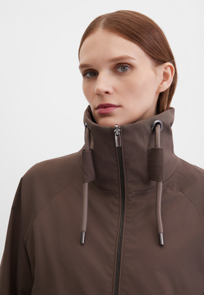 Куртка-ветровка с капюшоном