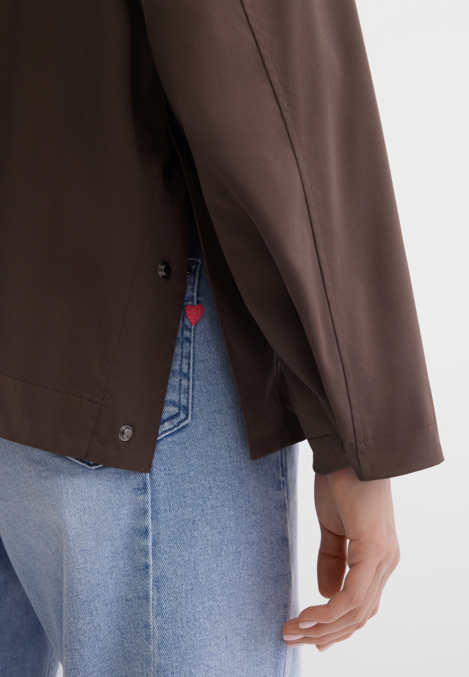 Куртка-ветровка с капюшоном