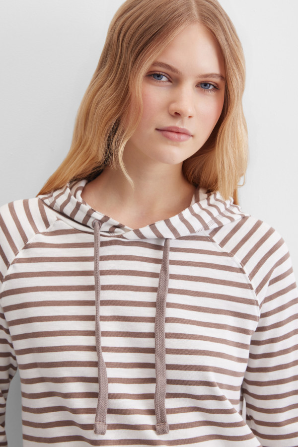 Лонгслив-худи с капюшоном