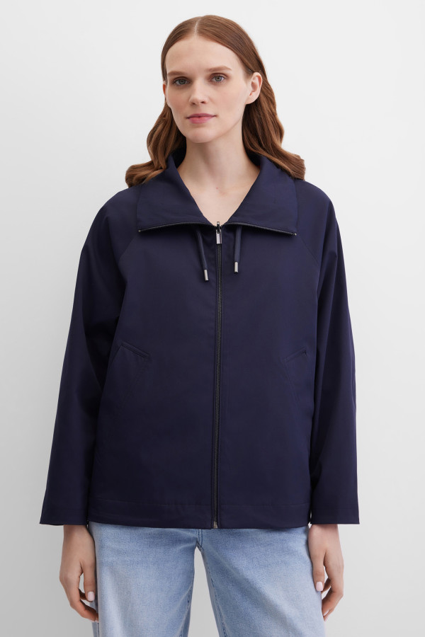 Куртка-ветровка с капюшоном