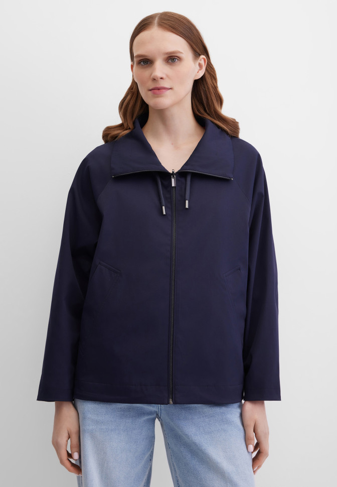 Куртка-ветровка с капюшоном