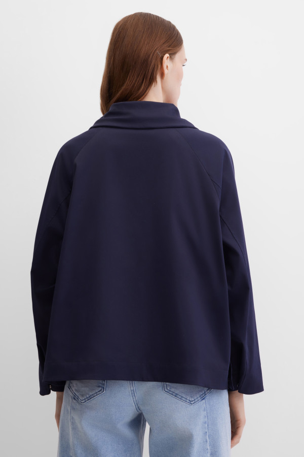 Куртка-ветровка с капюшоном