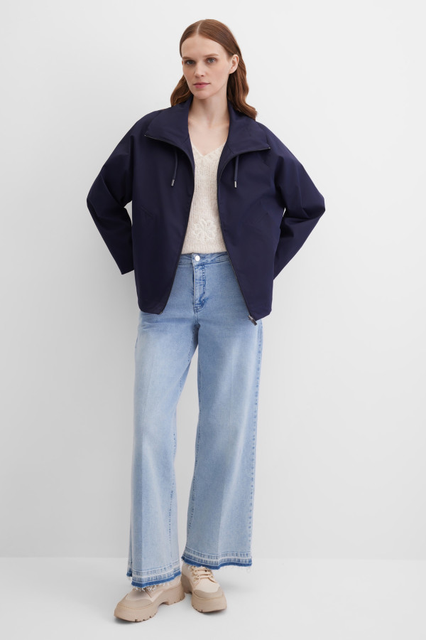 Куртка-ветровка с капюшоном