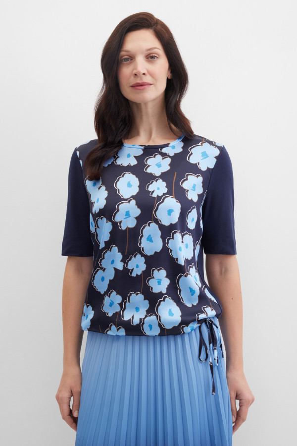 Футболка с цветочным принтом