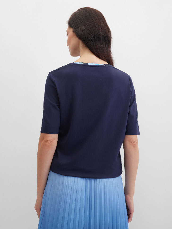 Футболка с цветочным принтом