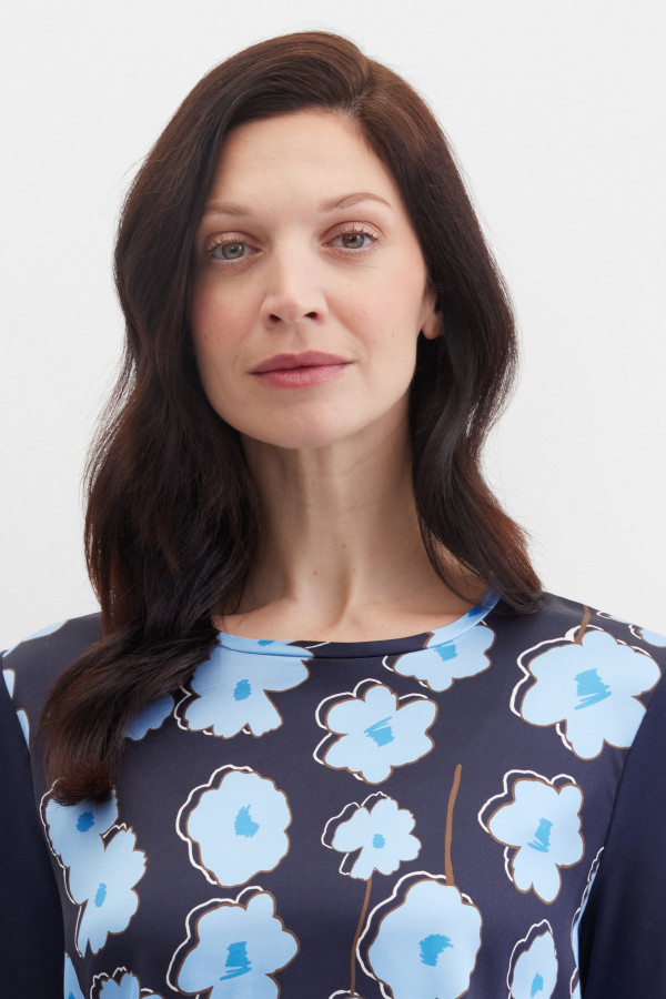 Футболка с цветочным принтом