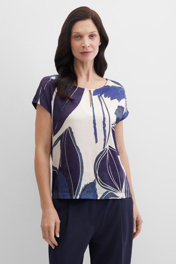 Футболка с абстрактным принтом