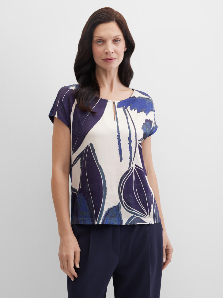 Футболка с абстрактным принтом