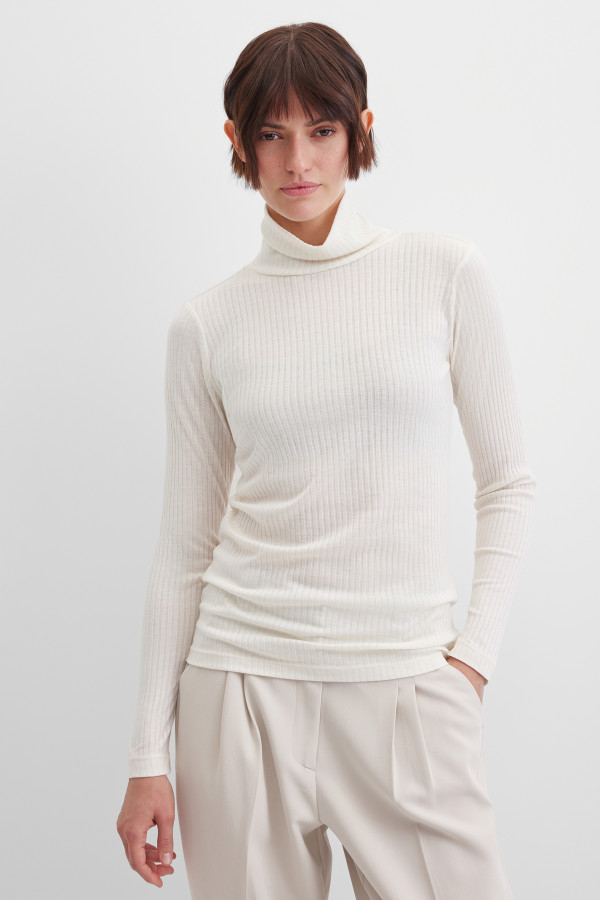 Водолазка в рубчик