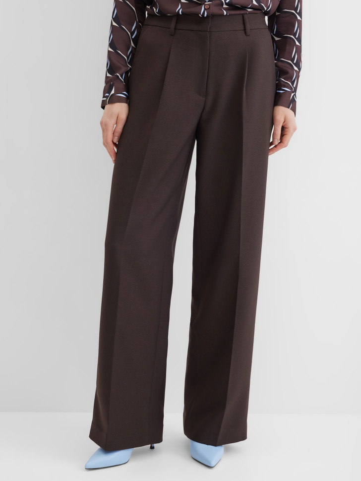 Брюки широкие с защипами