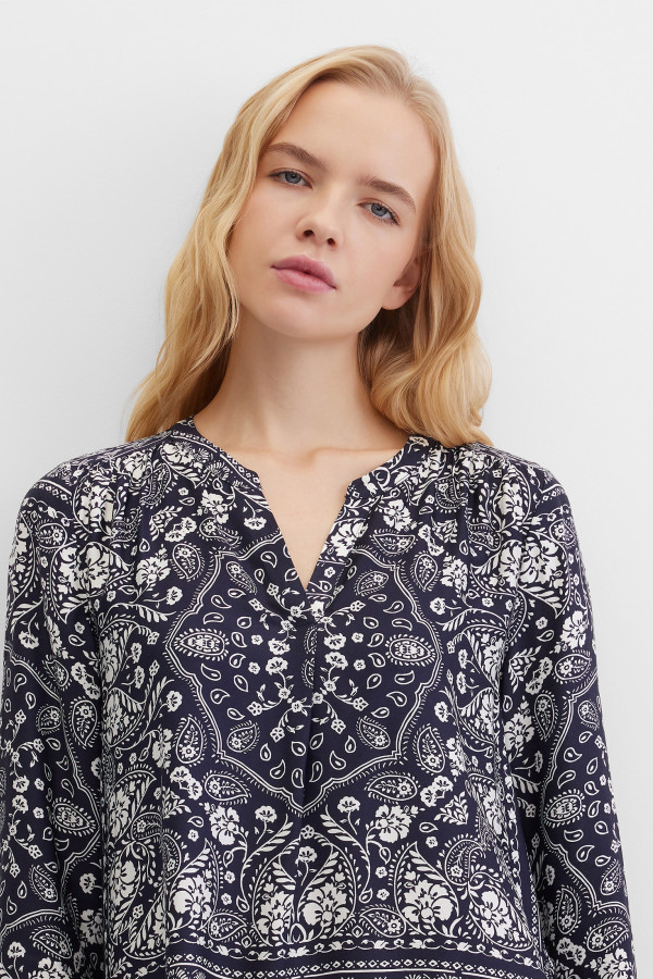 Блузка свободная