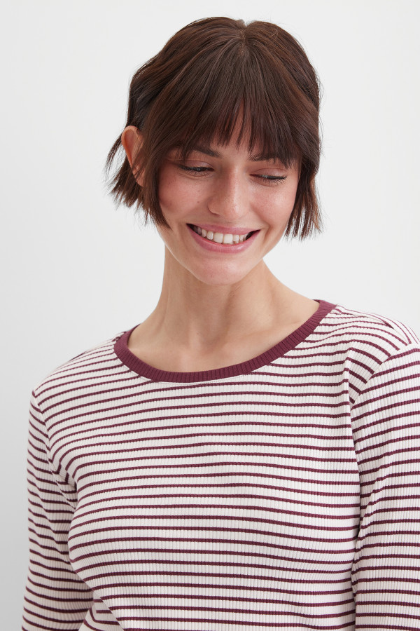 Лонгслив в полоску