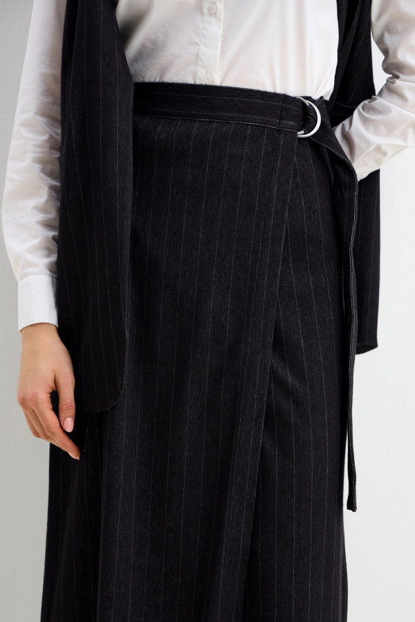 Юбка прямого кроя с карманом