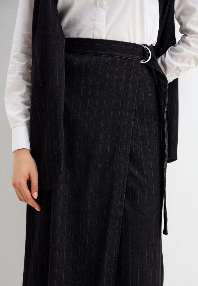 Юбка прямого кроя с карманом