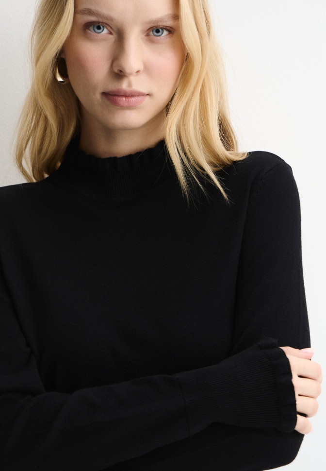 Водолазка с оборками