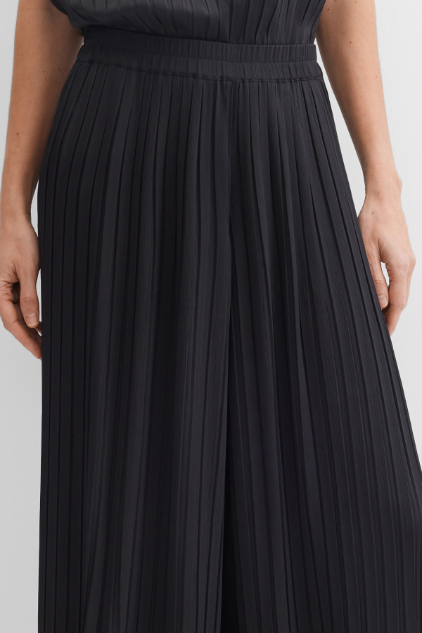 Брюки широкие укороченные плиссе