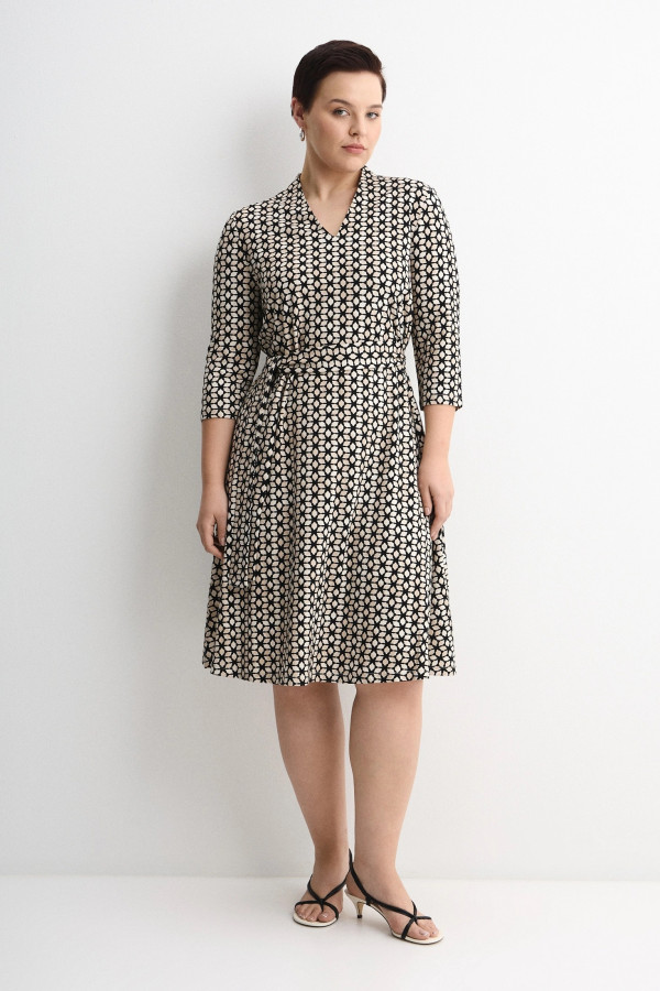 Платье с V-образным вырезом