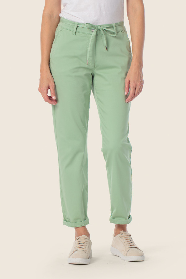 Брюки чинос