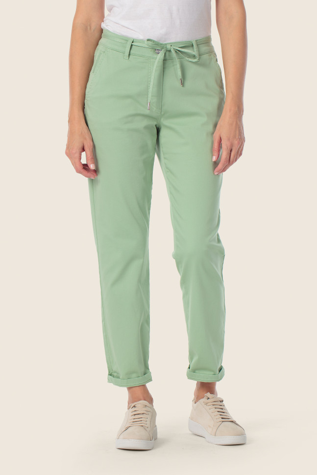 Брюки чинос