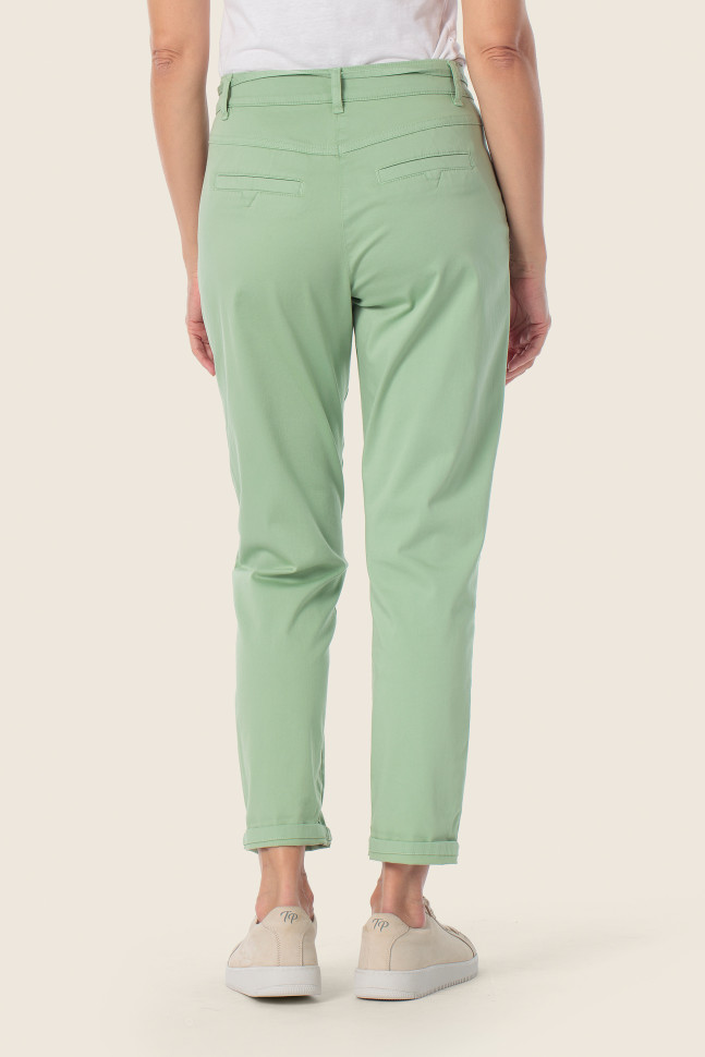 Брюки чинос