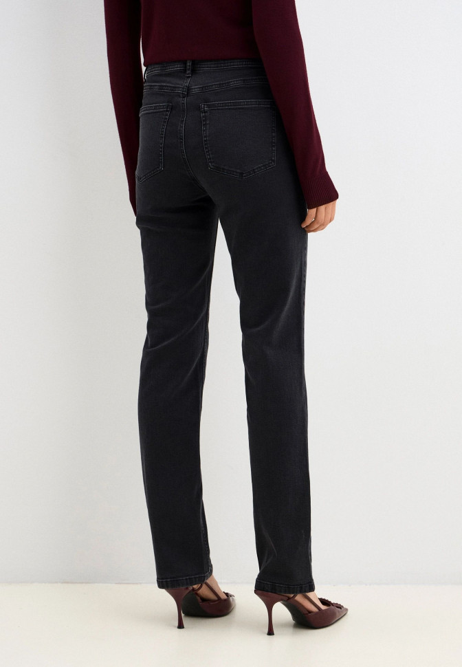 Джинсы прямого кроя