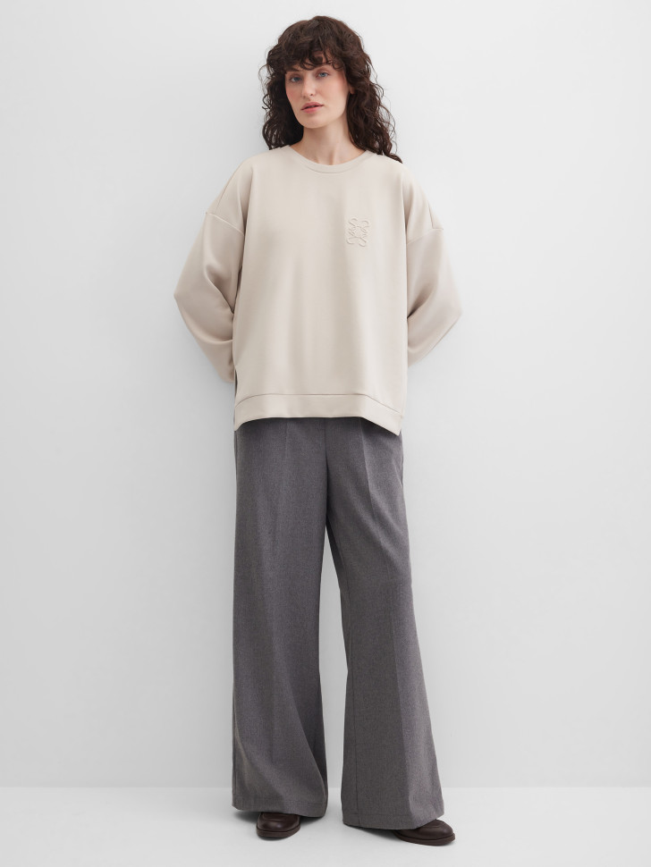 Свитшот свободного кроя