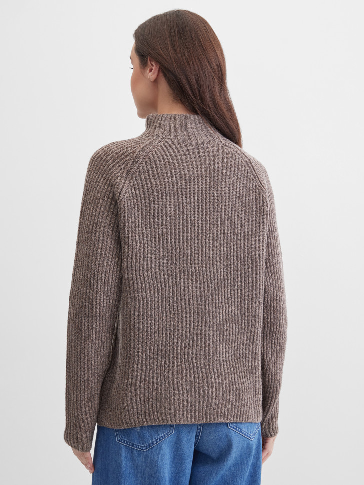 Свитер из шерсти