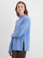 Свитер с разрезами сбоку