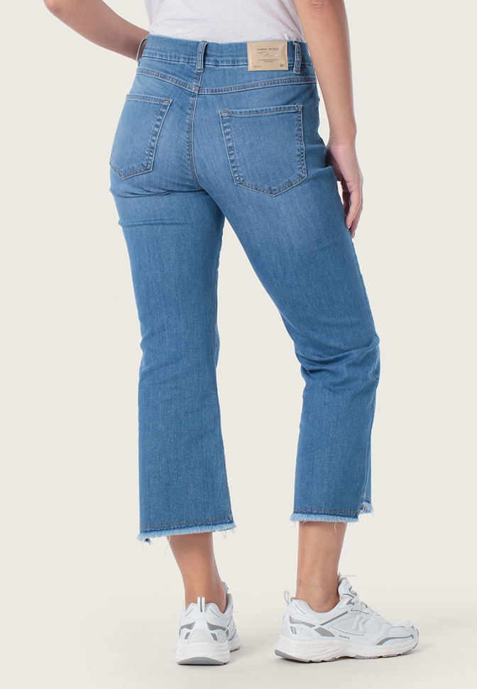 Джинсы расклешенные