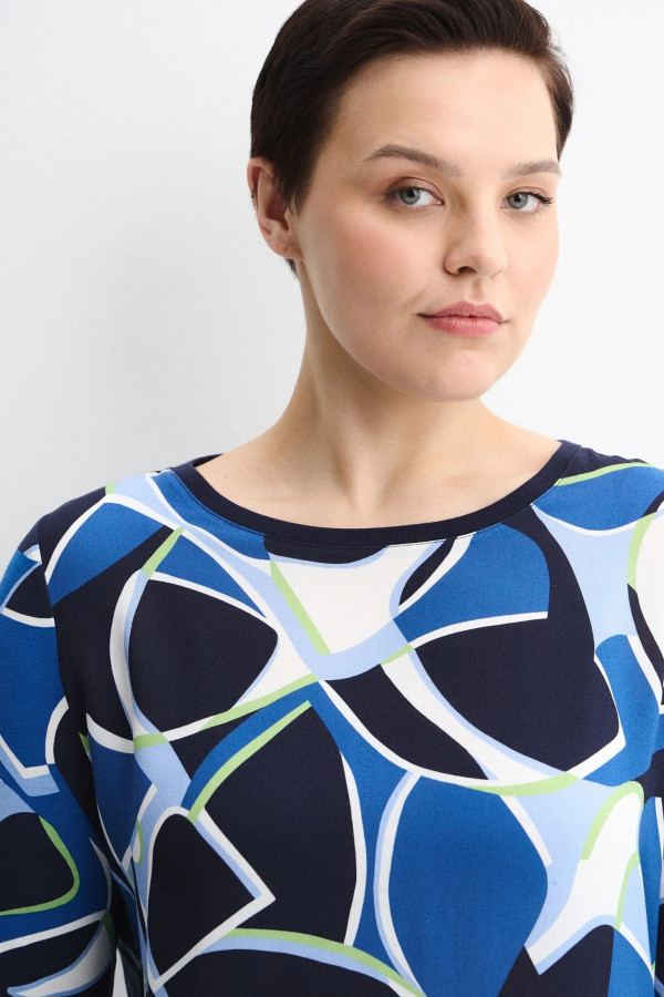 Лонгслив с геометричным принтом