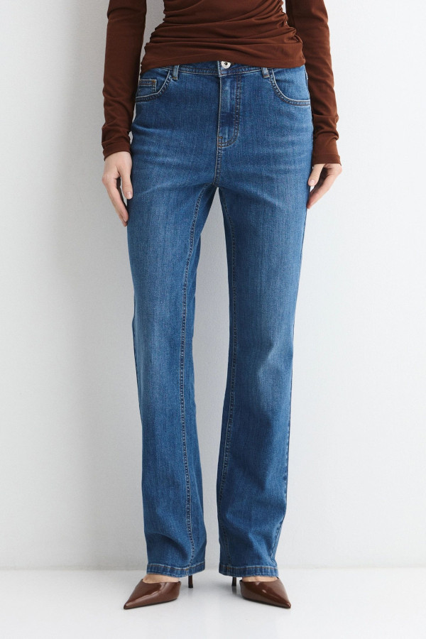 Джинсы прямого кроя