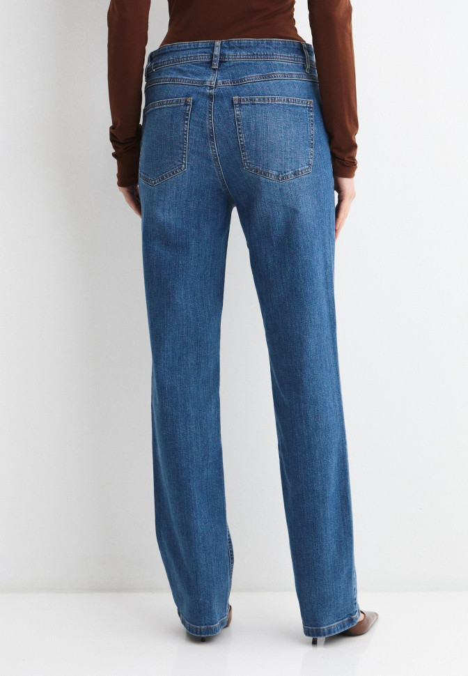 Джинсы прямого кроя