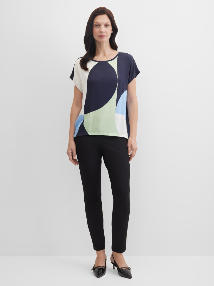 Футболка с абстрактным принтом