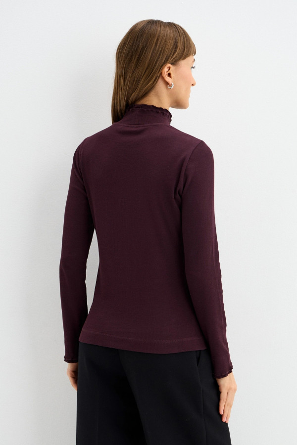 Водолазка полуприлегающего силуэта