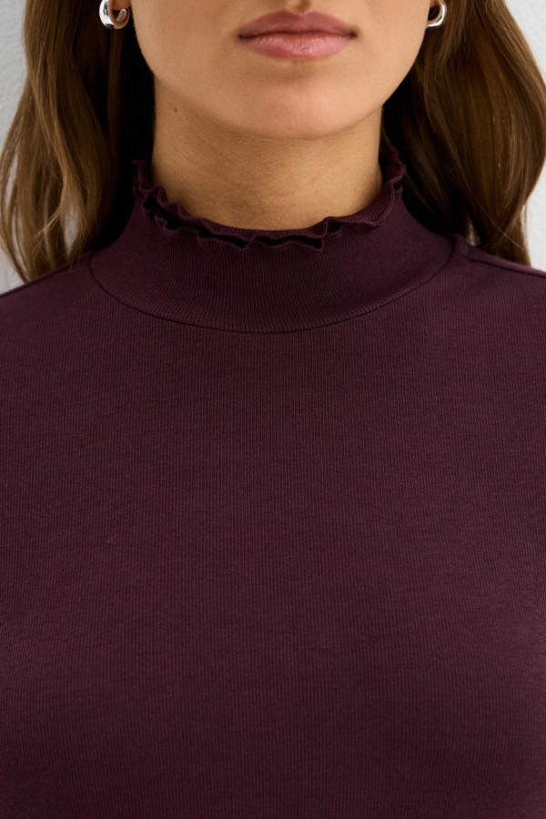 Водолазка полуприлегающего силуэта