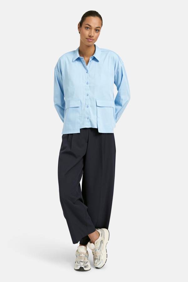 Рубашка с накладными карманами